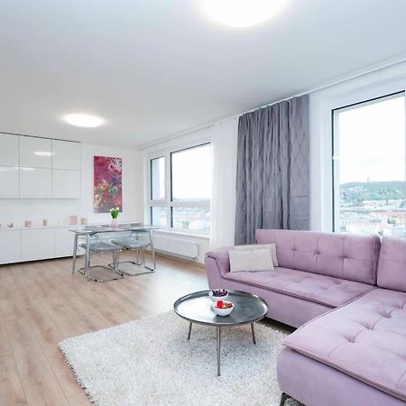 Danubius One - Spacious Apartment W Free Parking Bratislava Exterior foto