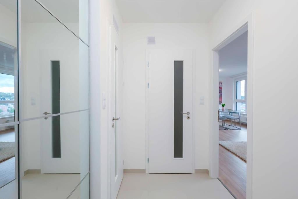 Danubius One - Spacious Apartment W Free Parking Bratislava Exterior foto
