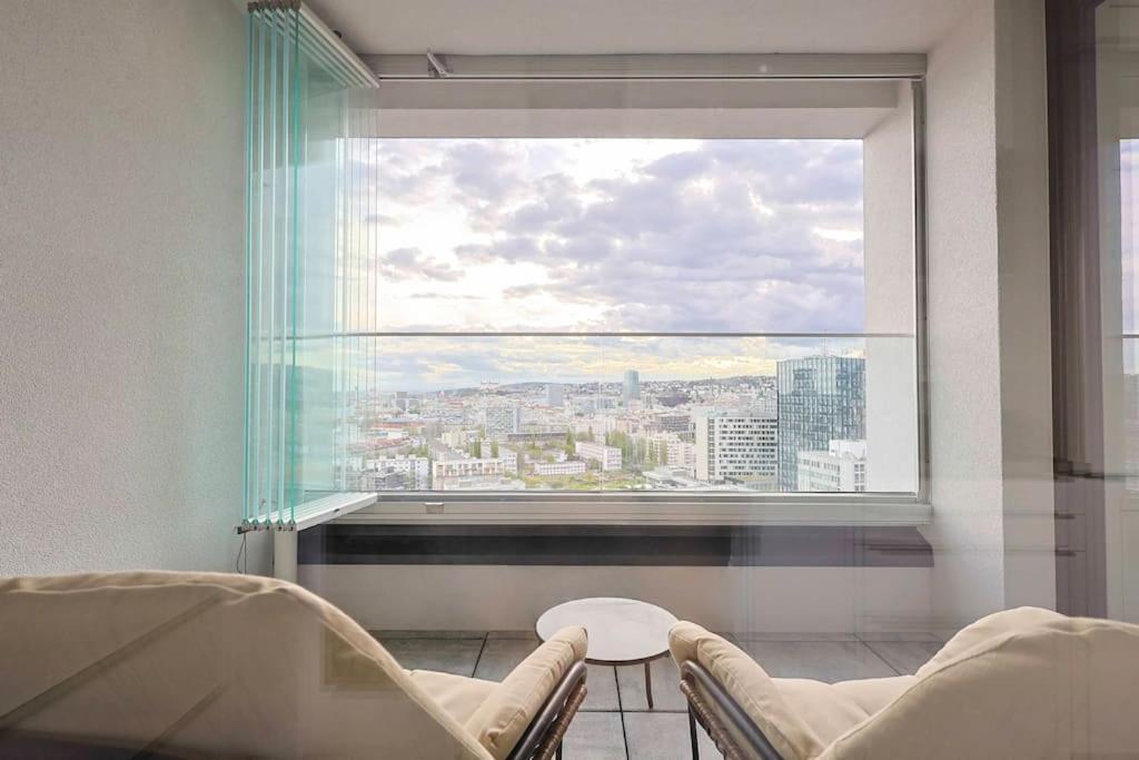 Danubius One - Spacious Apartment W Free Parking Bratislava Exterior foto