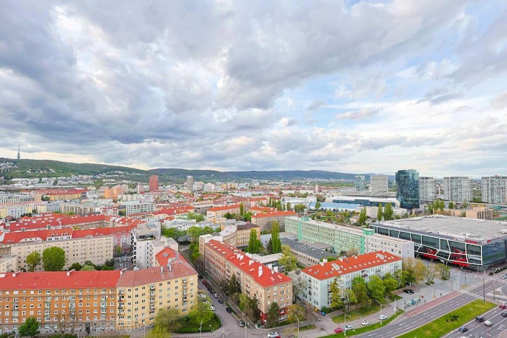 Danubius One - Spacious Apartment W Free Parking Bratislava Exterior foto